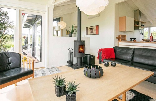 Hirtshals Casa | 6 person holiday home in Hirtshals