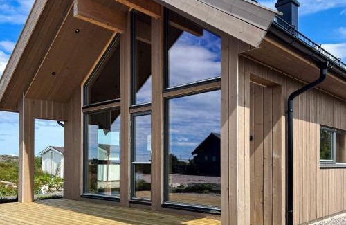 Averoy Municipality Casa | 6 person holiday home in Averøya