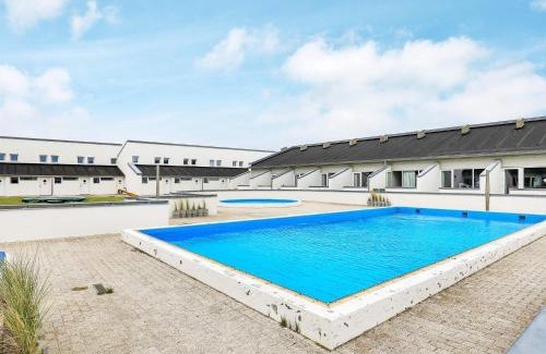 Blokhus Apartamento | 6 person holiday home in Brovst