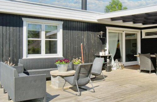 Smidstrup Strand Casa | 6 person holiday home in Gilleleje