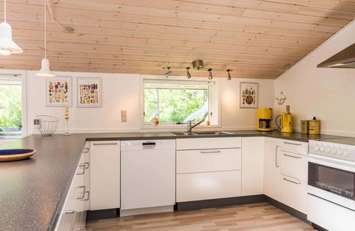 Henne Casa | 6 person holiday home in Henne