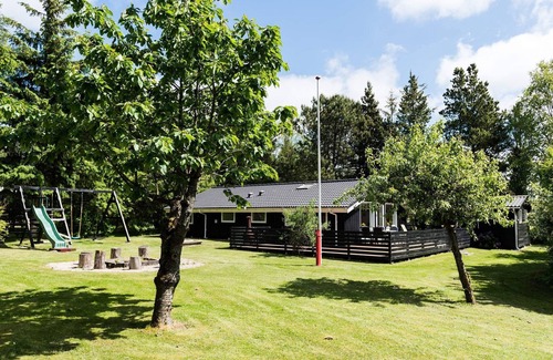 Henne Casa | 6 person holiday home in Henne