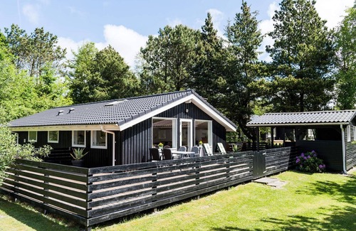 Henne Casa | 6 person holiday home in Henne