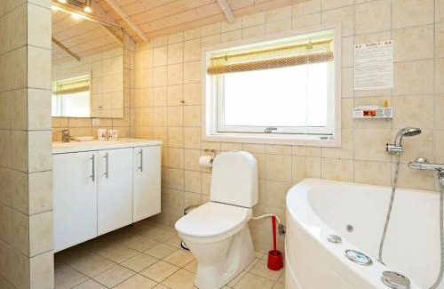 Hojby Casa | 6 person holiday home in Højby-By Traum