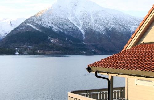 Leikanger Casa | 6 person holiday home in Leikanger