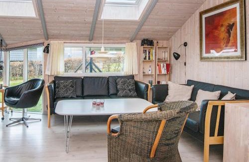 Grønninghoved Strand Casa | 6 person holiday home in Sj lund
