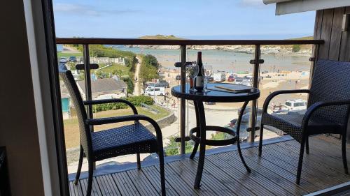 Porth Apartamento | 6 Porth Sands Newquay Cornwall Luxury with Sea Views