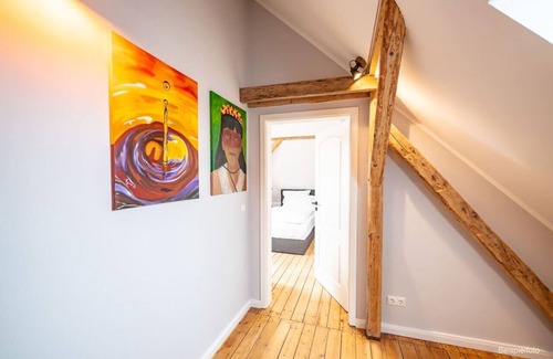 Brunsbuttel Apartamento | 6 rooms 5 bedrooms 2 bathrooms- close to the city center top renovated