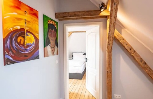 Brunsbuttel Apartamento | 6 rooms 5 bedrooms 2 bathrooms- close to the city center top renovated