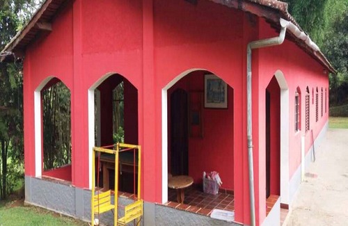 Extrema Casa | 6 rooms accommodate 18 people.