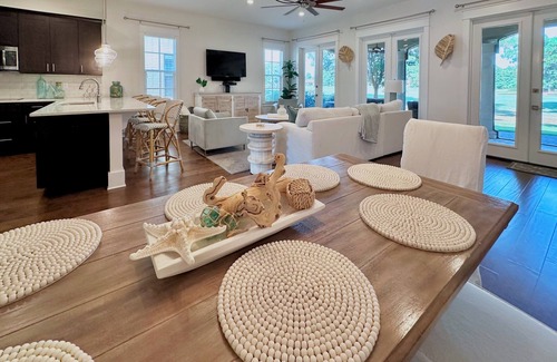 Villa Lago Casa | 6-Seat Golf Cart ☀️*Heated Pool | Beach Equip | On Golf Course ☀️ Sandestin
