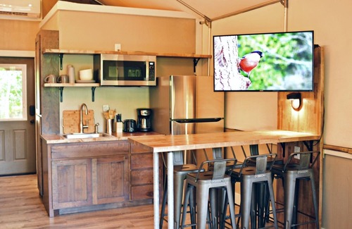 Sutherland Springs Cabina | 6 Son's Rio Cibolo - Birdhouse Cabin