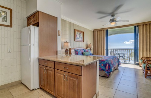 Historic Lahaina Front Street Condominio | Premier, frente al mar, vista panorámica directa al mar, 6to piso con balcón privado