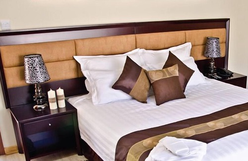 Harare East Cabina | 60 Knightsbridge Road