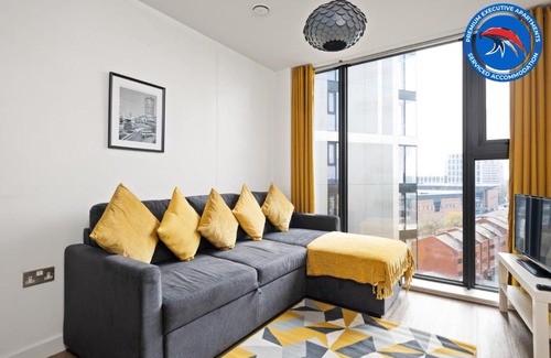 The Westside Apartamento | 60 PERCENT OFF FOR LONG STAYS - FOR BUSINESS, FAMILIES, AND LEISURE- Book Today at Premium Executive Serviced Apartments - Birmingham City Center - WestGate, 1 Bed Apt, FREE WI-FI