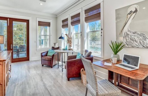 Village of Sugar Beach Casa | 600+ FREE Activities / Sand Dollar Retreat / Huge Screened Porch / Steps to Pool / 4 Bikes