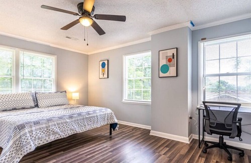 Normal Casa | 6003 Windemere Dr CAL · ⟿The Cozy Cottage⬳ 5 Bed / Fiber WIFI / BBQ Home!