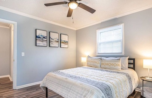 Normal Casa | 6003 Windemere Dr CAL · ⟿The Cozy Cottage⬳ 5 Bed / Fiber WIFI / BBQ Home!