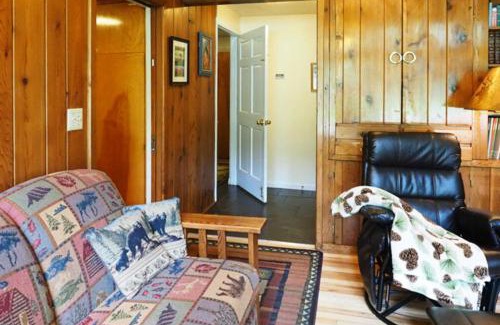 Joseph Casa | 60073 Wallowa Lake Hwy (upper unit)