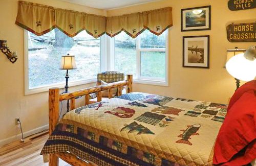 Joseph Casa | 60073 Wallowa Lake Hwy (upper unit)