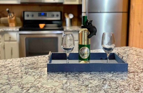 Cleveland Cabina | 602 FIVE Star Reviews | Views | Pool Table & Ping Pong | Pet Friendly | Firepit