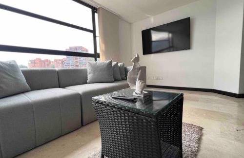 El Castillo Apartamento | 602, Modern apartment in heart of El Poblado + View!