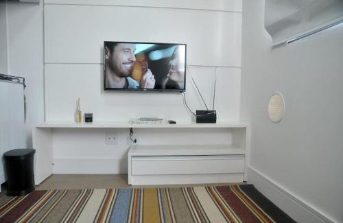 Reboucas Apartamento | 609-Apartamento Encantador, com 1 vaga de GARAGEM, Todo Mobiliado e Decorado, Edificio com Academia, Lavanderia, Excelente localização no Rebouças, Proximo ao Batel e Centro