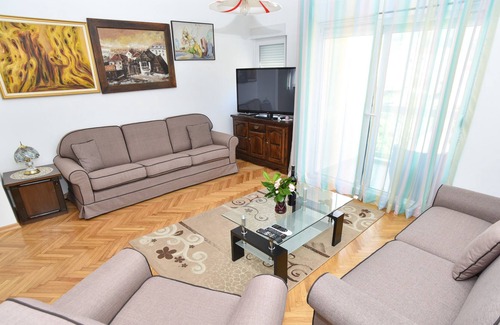 Golubovina Apartamento | Apartamento de 60m2 con balcón cerca del casco antiguo