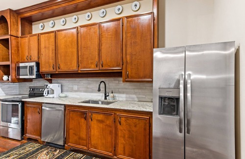 Natchez Casa | 610 Franklin | 3/3 | Heart of Downtown