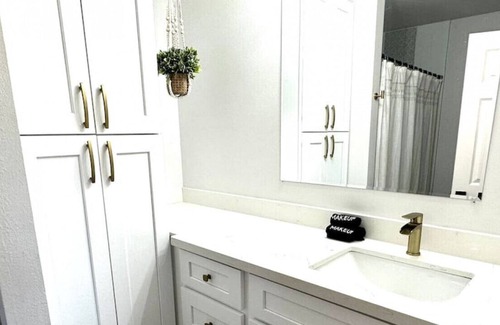 Arabi Casa | 616 Rowley (2/1) · Private 2 BD Guest House in Quiet Neighborhood