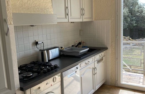Sarrians Apartamento | Vivienda de 61m ², clasificado 3 estrellas, aire acondicionado, en campaña, terreno grande, en paz.