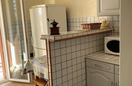 Sarrians Apartamento | Vivienda de 61m ², clasificado 3 estrellas, aire acondicionado, en campaña, terreno grande, en paz.