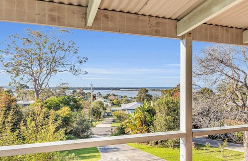 Mallacoota Casa | 63 Vista Drive, Mallacoota