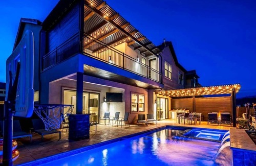 Santa Clara Casa | O-65&66| Sleeps 38 * Pvte Pool *Hot Tubs* Fire Pits * 2 homes duplex