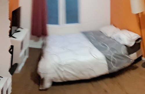 Trappes Apartamento | 65 m2 apartment with trapdoor *3 bedrooms fully equipped with tv and fridge