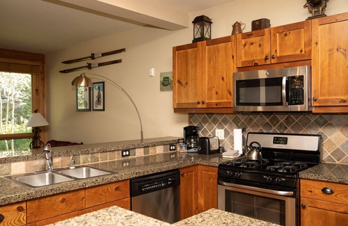 Keystone Condominio | 6532 Settlers Creek Townhomes 2 Bedroom Condo by RedAwning
