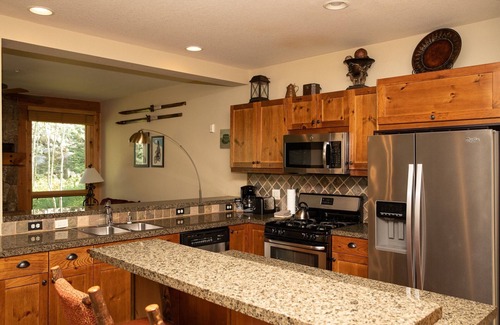 Keystone Condominio | 6532 Settlers Creek Townhomes 2 Bedroom Condo by RedAwning