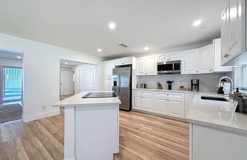 Orient Park Casa | 6616 Travis Blvd Summ