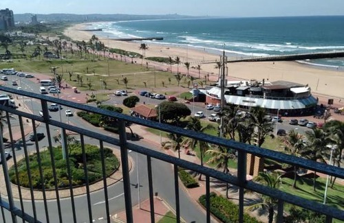 North Beach Apartamento | 66Windemere self catering apartments