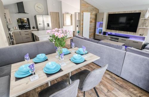 Pendine Casa | 69 The Paddocks
