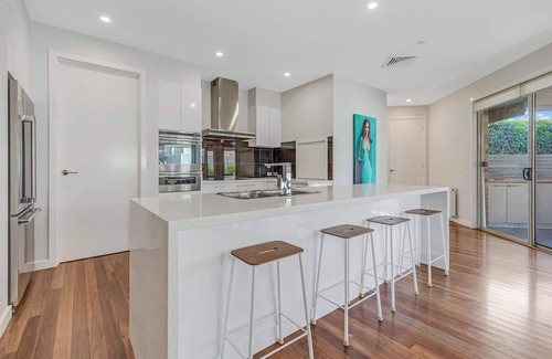 Moama Casa | 6A Blair St - Echuca Holiday Homes