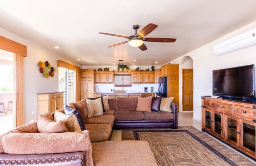 Bella Vista Casa | Condominio de lujo 6BD / 5Bath por Sandy Beach!