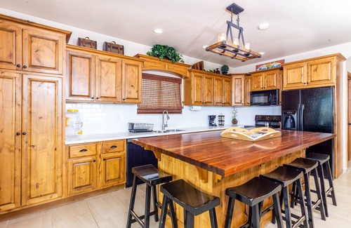 Bella Vista Casa | Condominio de lujo 6BD / 5Bath por Sandy Beach!