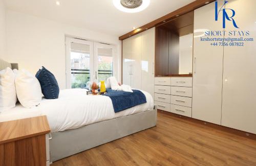 Old St Mellons Casa | 6BDR Stylist Home - 4 Parking Family & Contractor