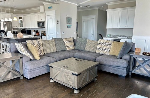 Yaupon Beach Casa | 6BR 4.5BA House, 2nd Row, Ocean Views, Dog Friendly, Pool, Sleeps 12