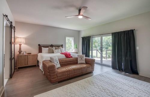 Lake Oconee Casa | 6br 5ba Luxe Waterfront Stay Uga Fall Getaway