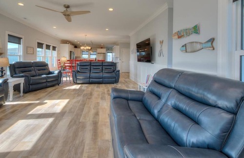 Yaupon Beach Casa | 6BR/6.5BA House - BRAND NEW, OCEAN VIEWS, POOL, Putting Green, Sleeps 16