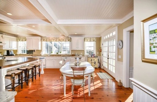 Siasconset Casa | 6BR family home in the heart of Sconset with heated pool and guest house