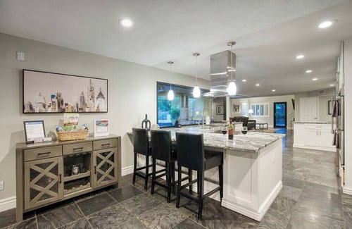 Sunburst Farms East Casa | 6BR-Heated pool, spa, splash pad, & golf simulator