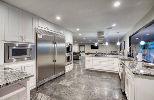 Sunburst Farms East Casa | 6BR-Heated pool, spa, splash pad, & golf simulator